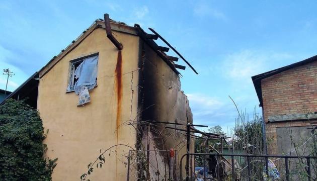 У Дніпропетровській області противник здійснив обстріл трьох районів за допомогою реактивних систем залпового вогню, внаслідок чого постраждало троє людей.