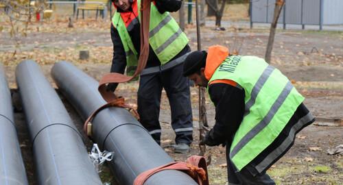 У Харкові, в Немишлянському районі, здійснюють заміну водопроводів.